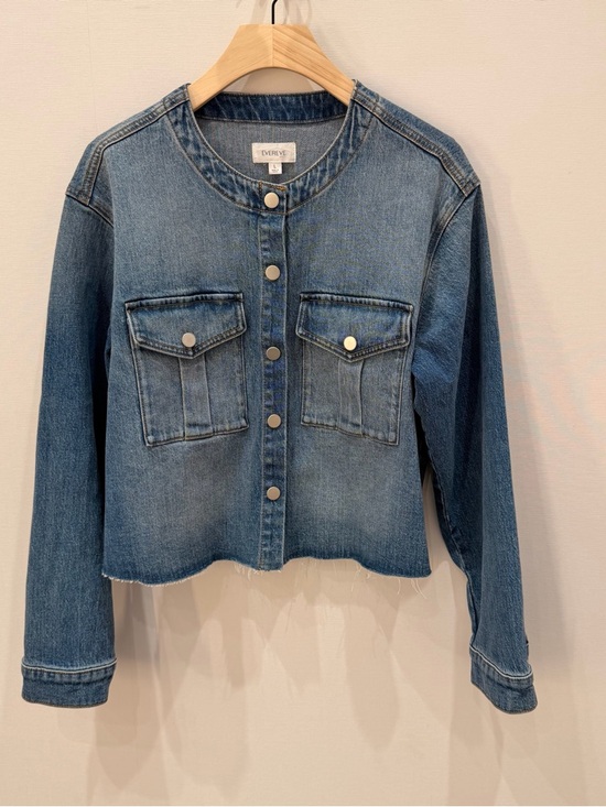 Evereve Jackets & Blazers - Evereve Light Blue Denim Jacket with Snap Button